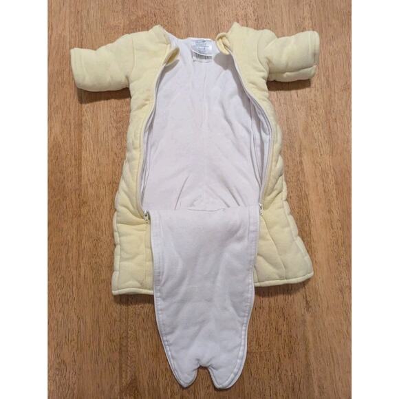Baby Merlin’s Magic Sleepsuit Yellow Size Small 3-6 Months 12-18 Lbs - Picture 3 of 4